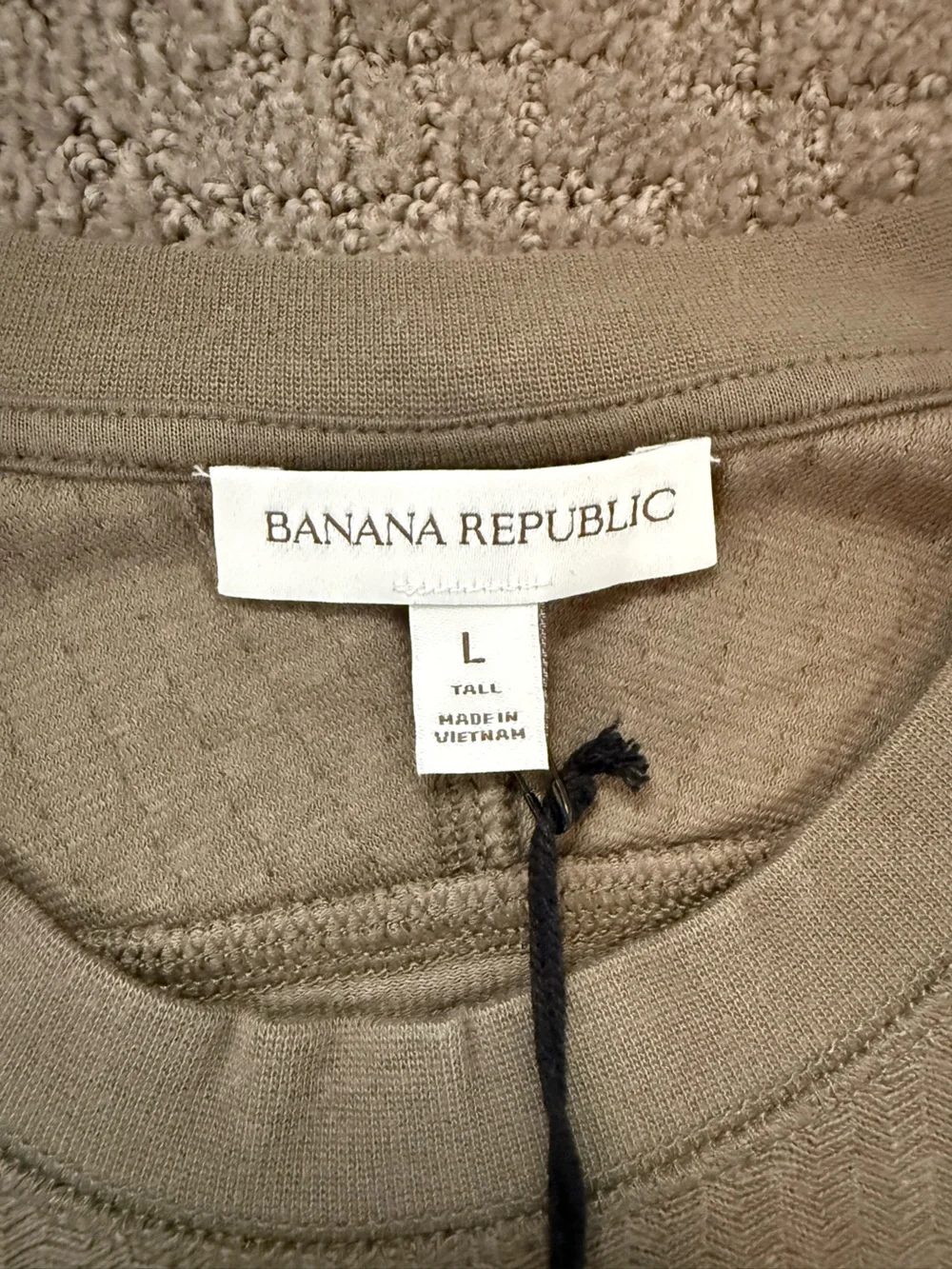 NWT Banana Republic Men’s Casual Shirt, Size Large Tall.